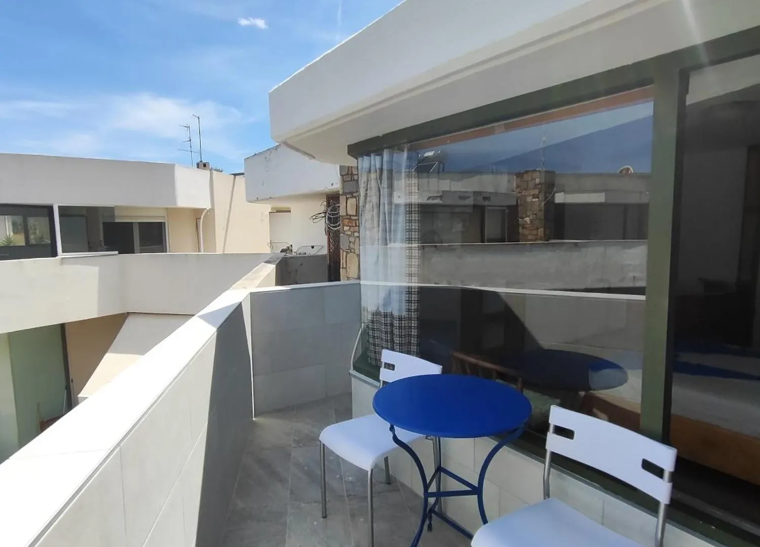 Evri Apartment هانيوتي