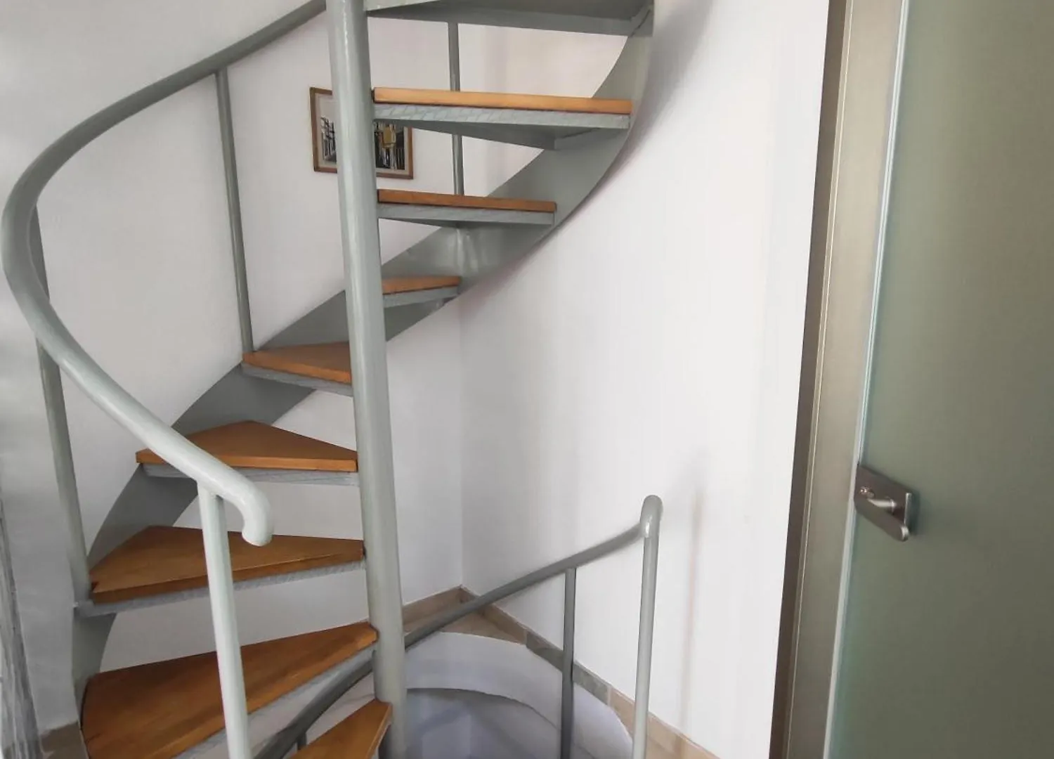 Evri Apartment هانيوتي